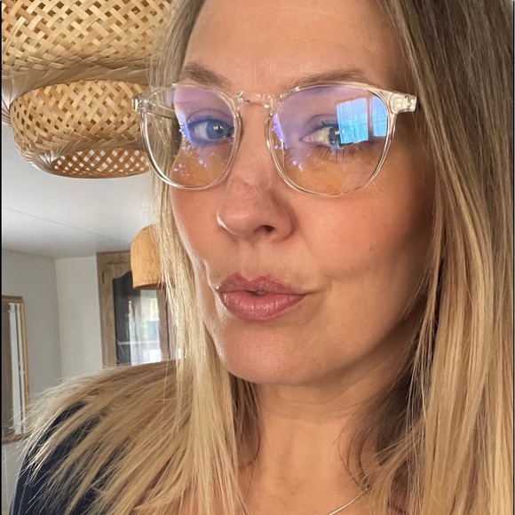 Meet Carla! - Picture 3 of 16